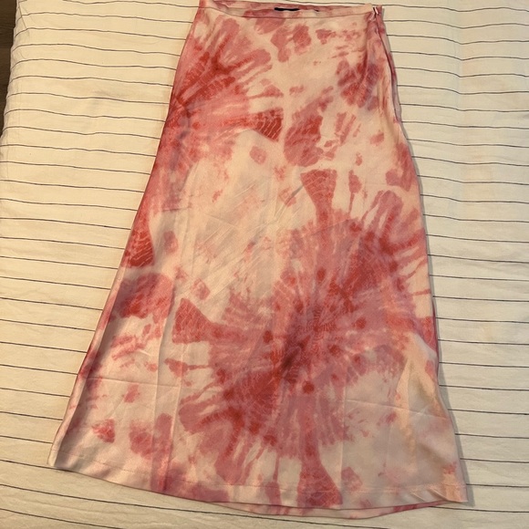 pink and white tie dye skirt from princess polly. - Picture 2 of 3